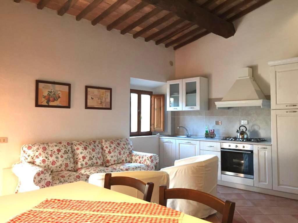 Agriturismo Il Canneto กาโซเล เดลซา ภายนอก รูปภาพ