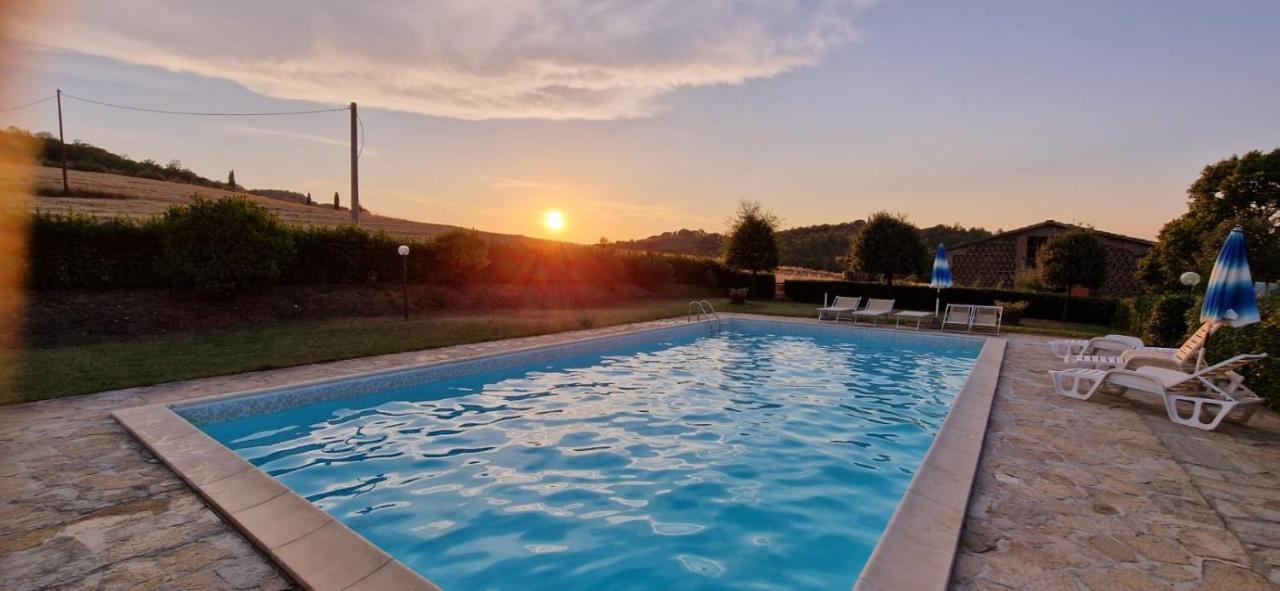 Agriturismo Il Canneto กาโซเล เดลซา ภายนอก รูปภาพ
