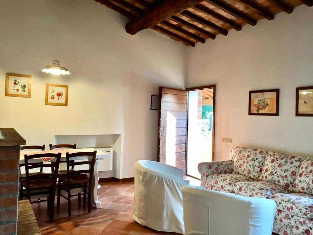 Agriturismo Il Canneto กาโซเล เดลซา ภายนอก รูปภาพ