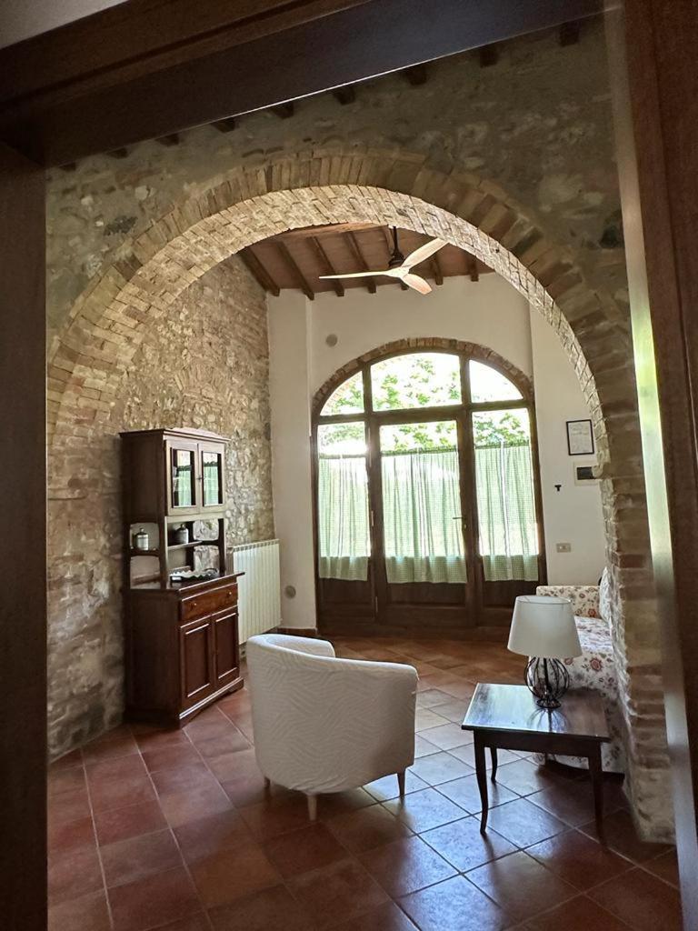 Agriturismo Il Canneto กาโซเล เดลซา ภายนอก รูปภาพ