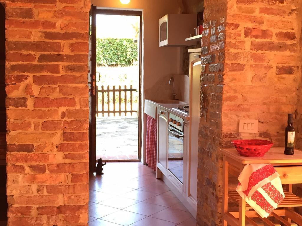 Agriturismo Il Canneto กาโซเล เดลซา ภายนอก รูปภาพ